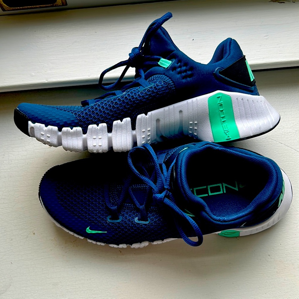 Nike Free Metcon 4, Women’s size 8 - Blue/Green
